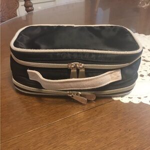 Zippered cosmetic bag
